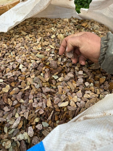 Златолит персиковый декоративная каменная крошка купить в Карпинске