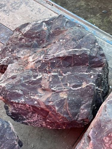 Камни для ландшафтного дизайна красно-фиолетовые 10-60 килограмм купить в Карпинске