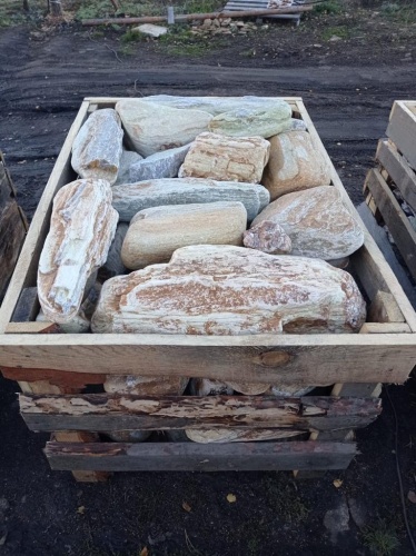 Златолит жёлтый, жёлто-зелёный глыбки и валуны для ланшафтного дизайна купить в Карпинске