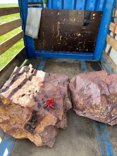 Ландшафтные глыбы красно-фиолетовые 200-1000 килограмм купить в Карпинске