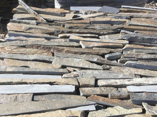 Горбушка златолит мультиколор для облицовки купить в Карпинске