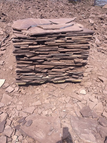 Плитняк лемезит бордовый для цоколя 1,5-2 см купить в Карпинске