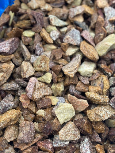 Златолит персиковый декоративная каменная крошка купить в Карпинске