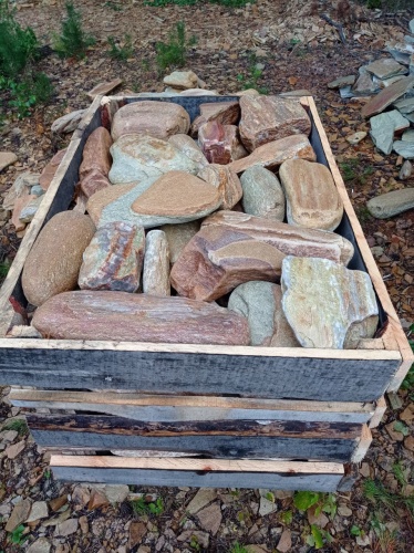 Златолит жёлтый, жёлто-зелёный глыбки и валуны для ланшафтного дизайна купить в Карпинске