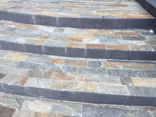 Плитка из Златолита Уральского для лестницы купить в Карпинске