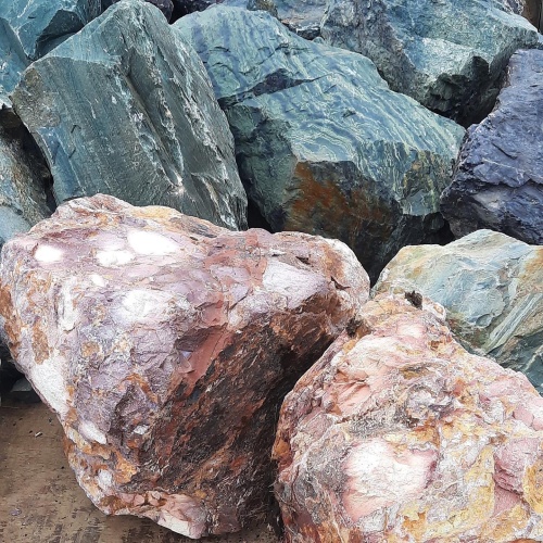 Ландшафтные глыбы красно-фиолетовые 200-1000 килограмм купить в Карпинске