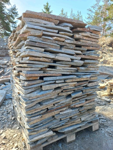 Плитняк златолит серебристый для цоколя, отмостки купить в Карпинске