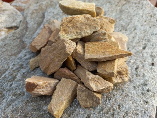 Златолит жёлтый декоративная каменная крошка купить в Карпинске