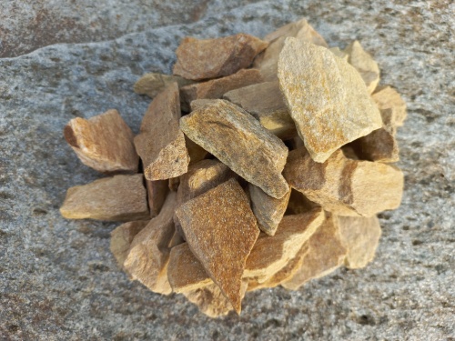 Златолит жёлтый декоративная каменная крошка купить в Карпинске