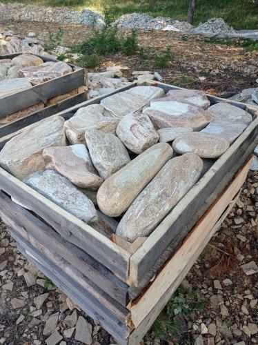 Златолит жёлтый, жёлто-зелёный глыбки и валуны для ланшафтного дизайна купить в Карпинске