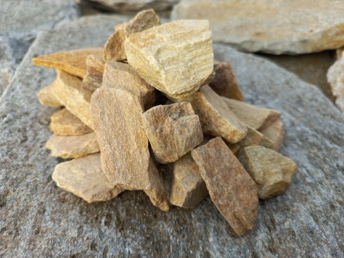 Златолит жёлтый декоративная каменная крошка купить в Карпинске