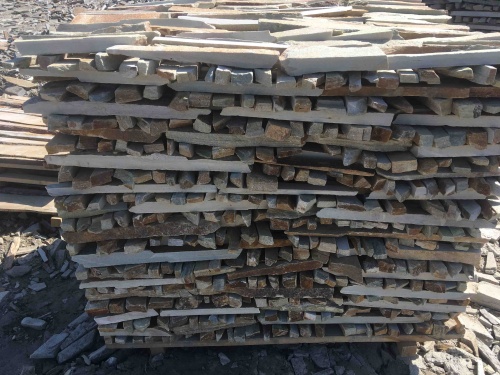 Горбушка златолит золотистый для облицовки купить в Карпинске