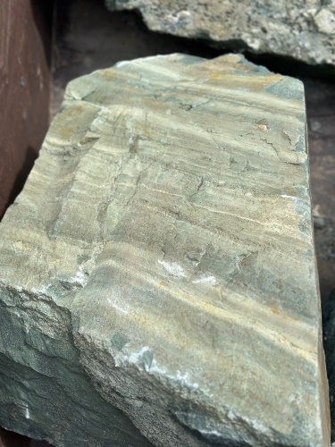 Ландшафтные глыбы зелёные 200-500 килограмм купить в Карпинске