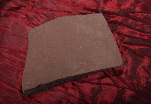 Плитняк лемезит бордовый для цоколя 1,5-2 см купить в Карпинске