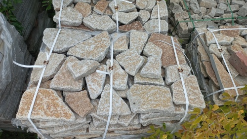 Гранитный плитняк галтованный для парковки купить в Карпинске