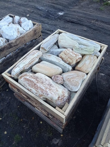 Златолит жёлтый, жёлто-зелёный глыбки и валуны для ланшафтного дизайна купить в Карпинске