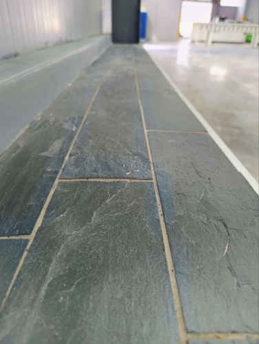 Плитка чёрная из натурального камня фасадная 30 см * 5 см, толщина 7 мм -30 мм купить в Карпинске