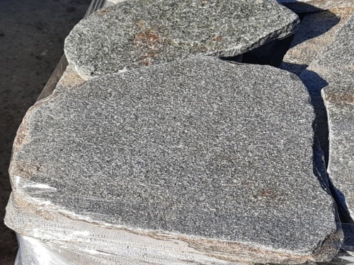 Златолит серебристый галтованный для лестниц купить в Карпинске