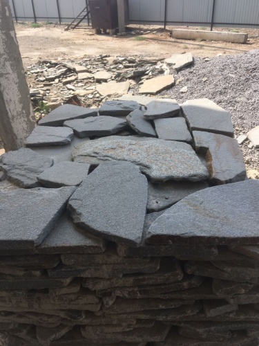 Златолит серебристый галтованный для лестниц купить в Карпинске