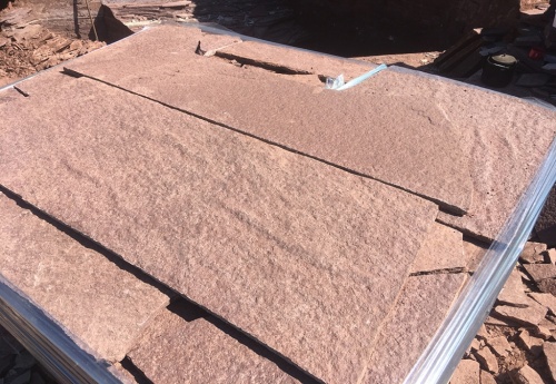 Плитняк лемезит бордовый для ступеней 20-25 мм купить в Карпинске